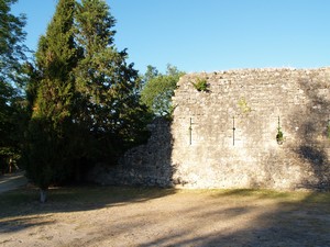 Les ruines du chateau fort de La trave