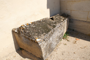 sarcophage mérovingien à Saint Médard d'Eyrans