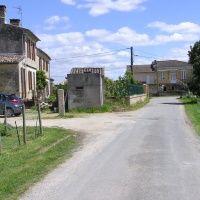 Au bout à gauche ( Boutric)