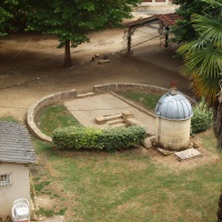 25-De jolis jardins en contrebas de la route