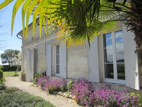 Gite La Maison M à Saint-Seurin de Cadourne