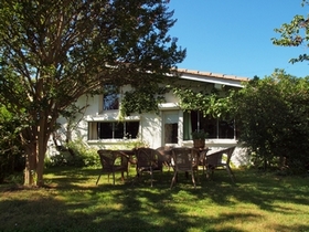 Gîte à Arcins La Petite Maison