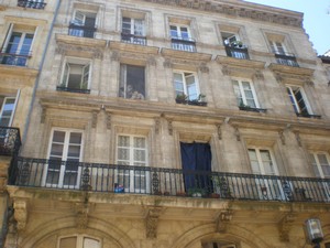 Rue Sainte Catherine : fenêtre en trompe l'oeil (Cliquer pour agrandir)