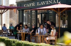 Le café Lavinal à Bages