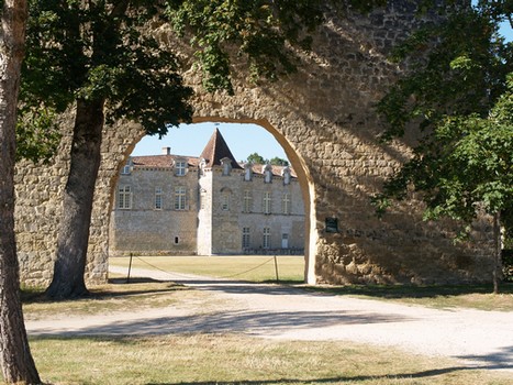 Chateau de Cazeneuve