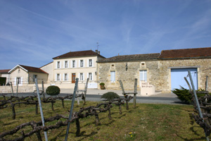 Saint-Genis du Bois: Château Petit Freylon