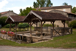 ST-PIERRE DE BAT : Lavoir