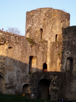 Tour du château de Villandraut
