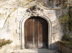 Chateau de La Rivière  La porte des chais